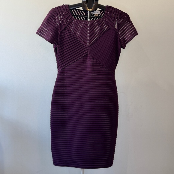 Calvin Klein Textured Mesh Bandage Sheath Dress – Plum – Size 8 - Picture 1 of 3
